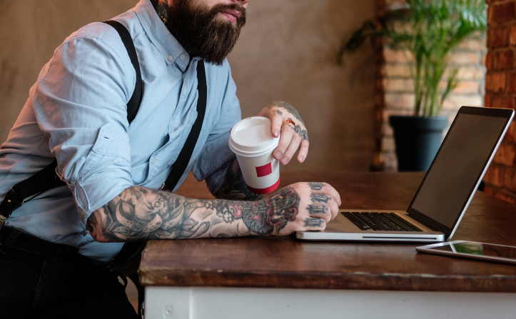 que dice el código de trabajo sobre los tatuajes
