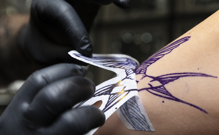 qué no debes hacer cuando te haces un tatuaje